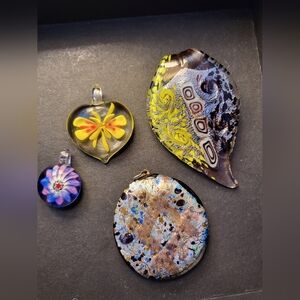 Source Unknown Colorful Glass Pendant Necklace Set‎